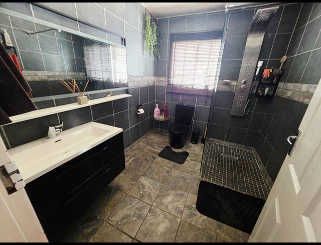 3 BEDROOM CLUSTER FOR SALE IN TERENURE